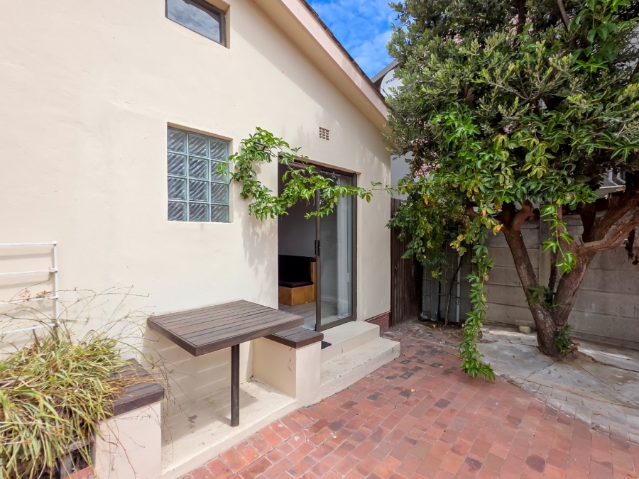 1 Bedroom Property for Sale in Bloubergrant Western Cape